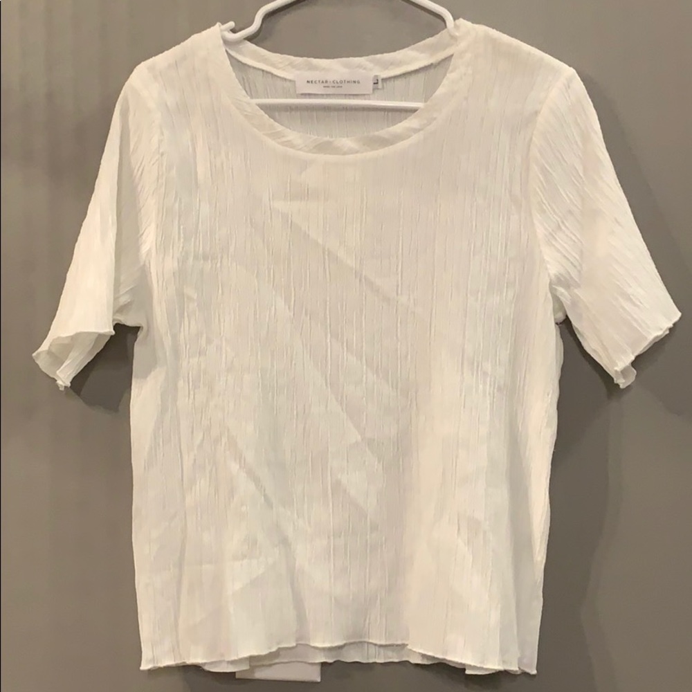 White NECTAR crinkle shirt. 😍